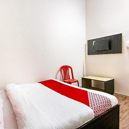 Oyo 69647 Yash Lodge Dzsabalpur Kültér fotó