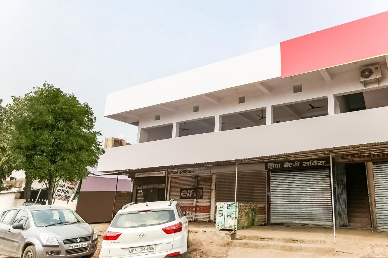 Oyo 69647 Yash Lodge Dzsabalpur Kültér fotó