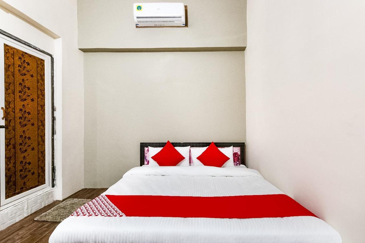 Oyo 69647 Yash Lodge Dzsabalpur Kültér fotó