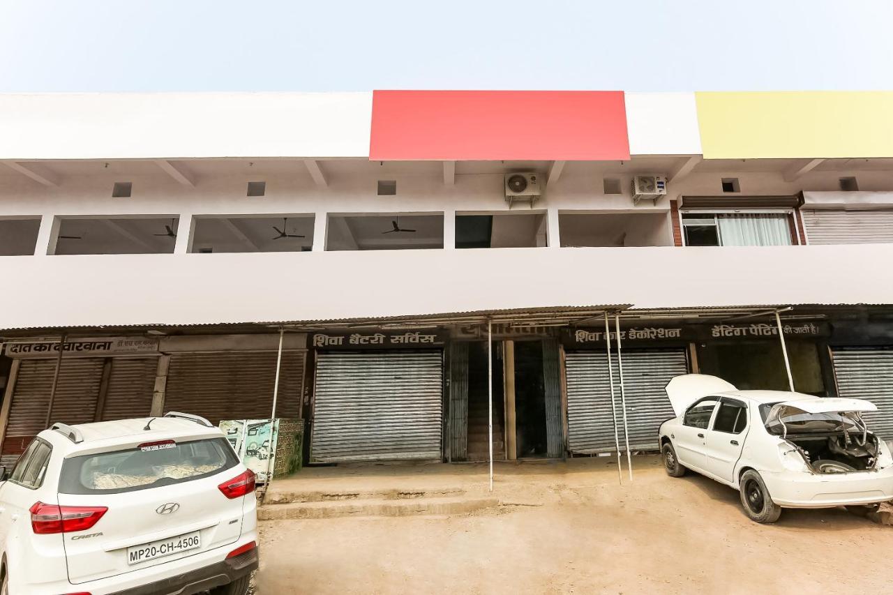 Oyo 69647 Yash Lodge Dzsabalpur Kültér fotó