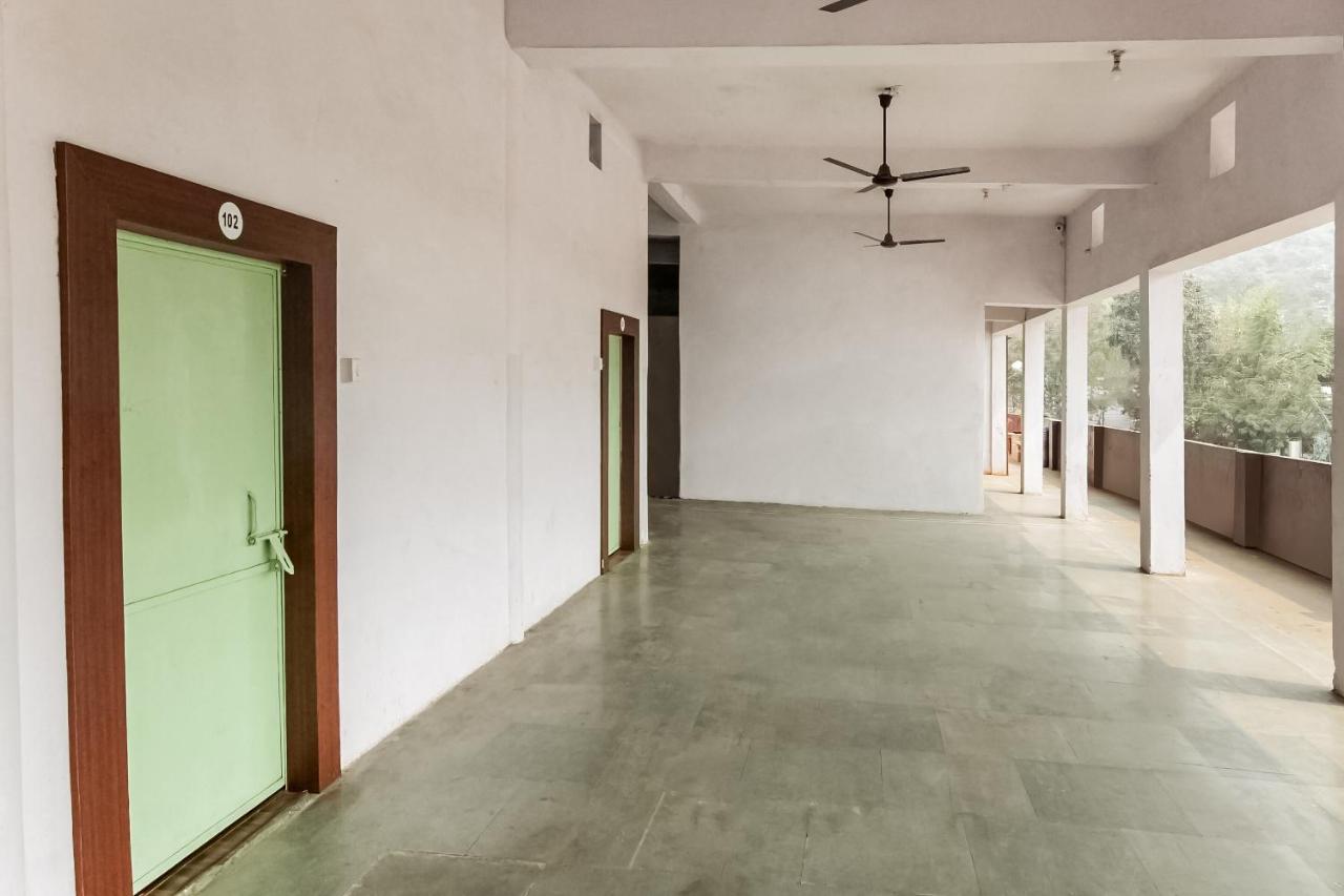 Oyo 69647 Yash Lodge Dzsabalpur Kültér fotó