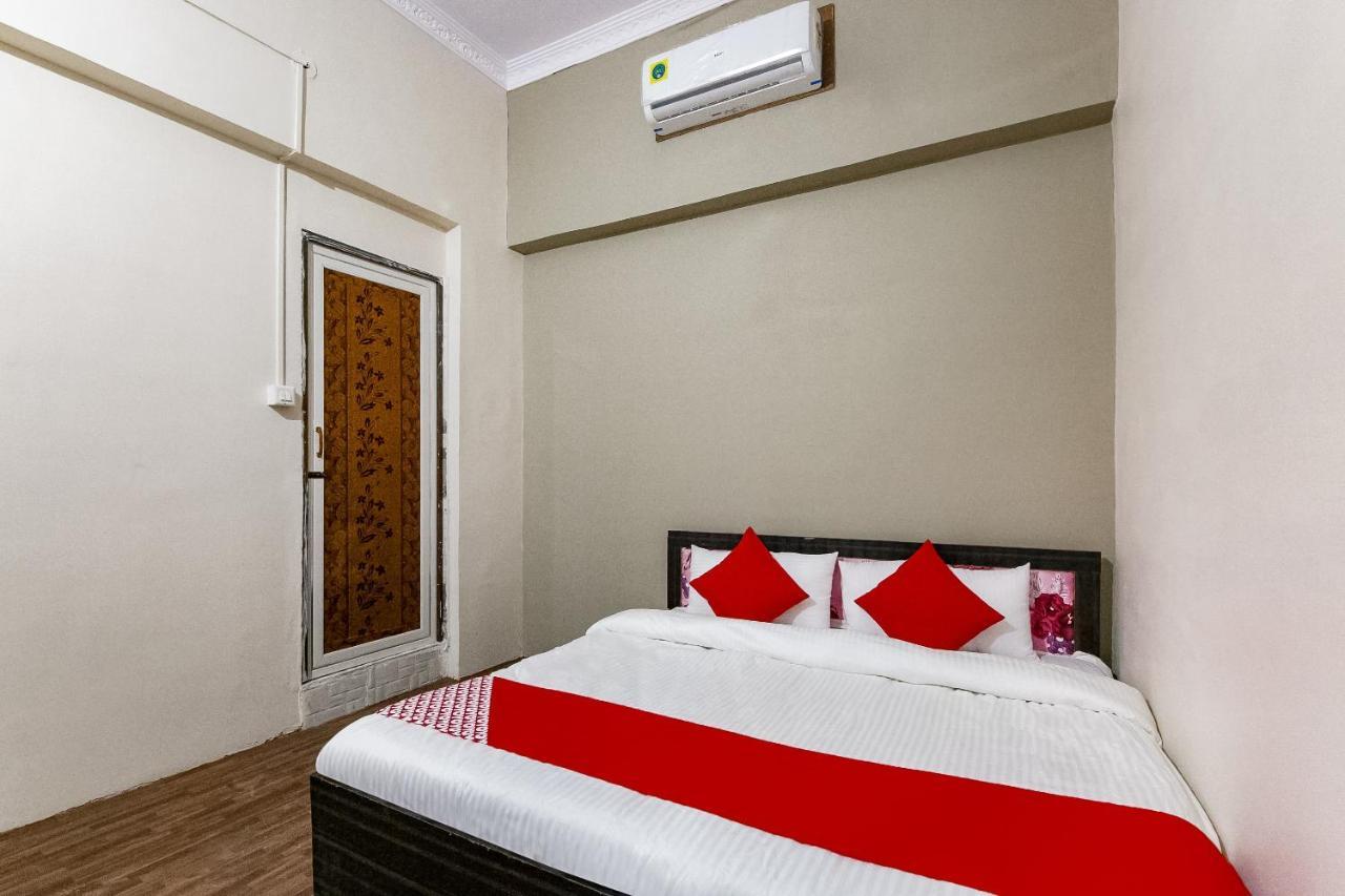 Oyo 69647 Yash Lodge Dzsabalpur Kültér fotó